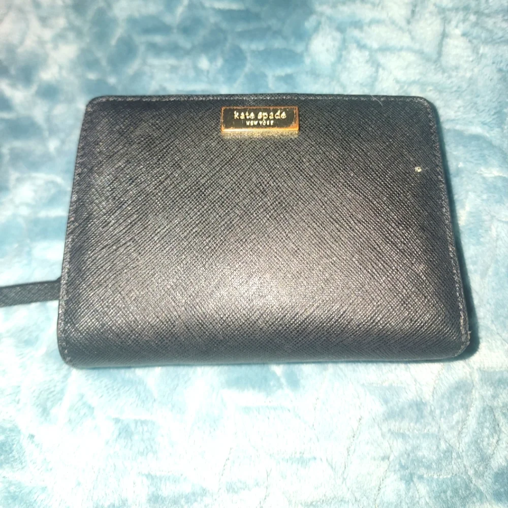 Kate Spade Wallet - Picture 1 of 3